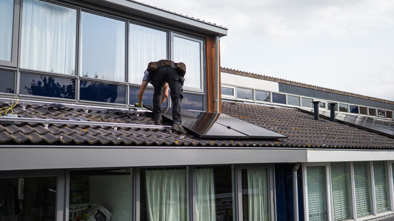 Jaki magazyn energii do fotowoltaiki 10 kWp? Pojemność, moc i zasilanie awaryjne bez mitów